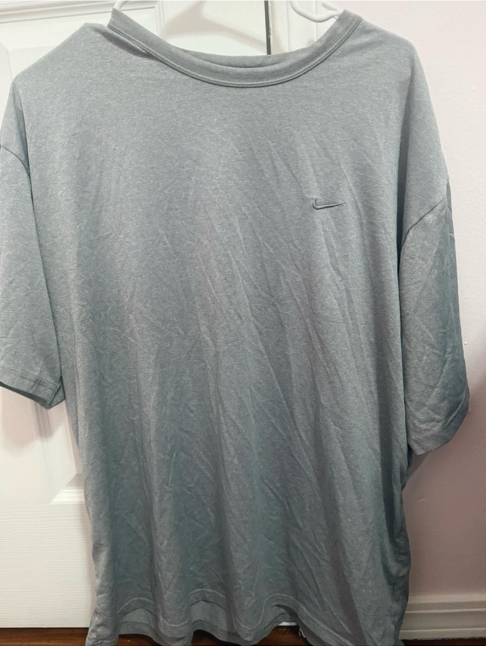 Nike Men’s Heather Gray Short Sleeve Crew Tee